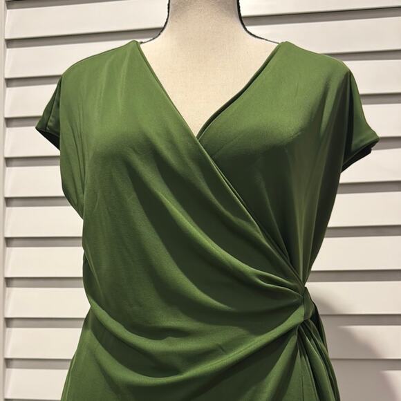 Ann Taylor Green Ruched Wrap Midi Dress - Picture 3 of 10